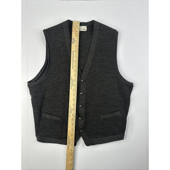 Men's Gray Cardigan Sweater Vest - Picture 3 of 9